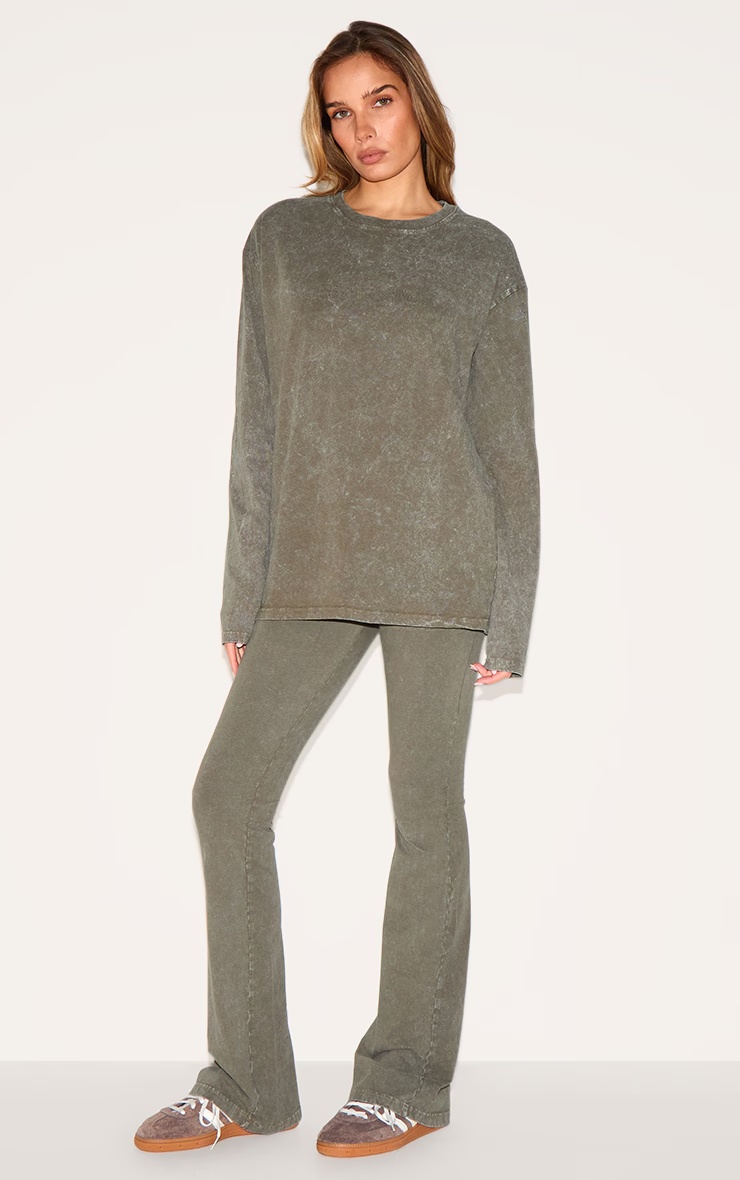 PRETTYLITTLETHING Olive Embossed Logo Washed Long Sleeve T-shirt 6 PRETTYLITTLETHING Olive Embossed Logo Washed Long Sleeve T-shirt