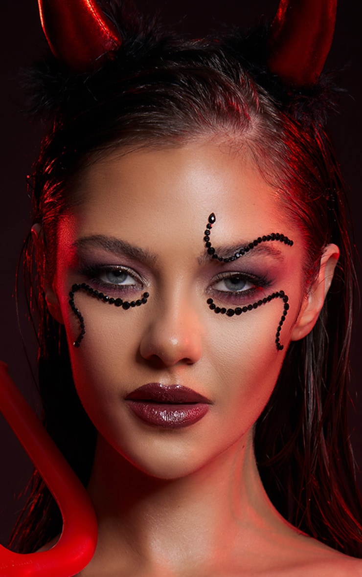 PRETTYLITTLETHING Snake Black Crystal Face Gems